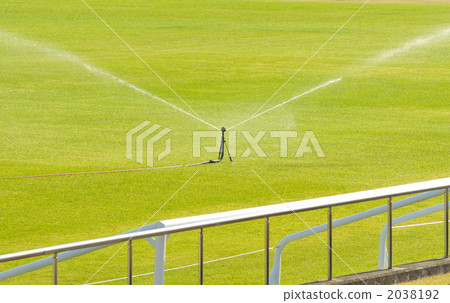 在體育場的噴水滅火器。 2038192