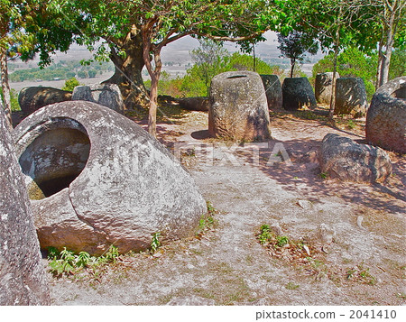 Jar平原的“Jar罐石組”（Sienkwan省/老撾） 2041410