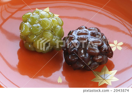 和果子 染成斑駁圖案的布 含有豆沙餡的年糕 2043874