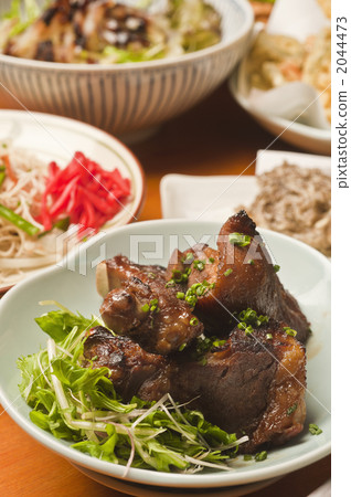 Saucers (simmered pork spare ribs) Saucers (simmered pork spare ribs) 2044473