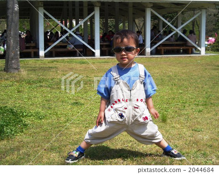 戴墨鏡的孩子 2044684