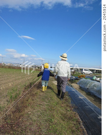 Grandpa and grandson 2045914
