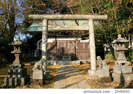 Visit the grave of Yoritomo Mori 2046693