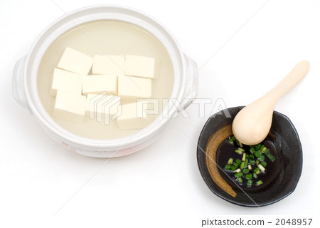 Nabe tofu and sauce Nabe tofu and sauce 2048957