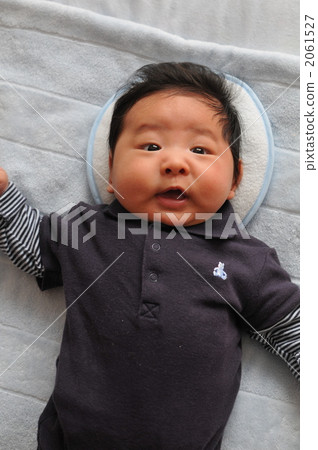 2 months old baby 2061527