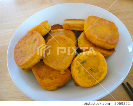 How about pumpkin dumpling? 2069231