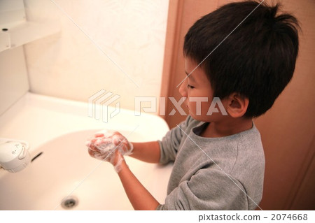 洗手男孩 2074668