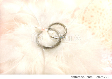 wedding ring 2074729
