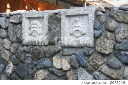 Emi Life Oguro stone wall 2075219