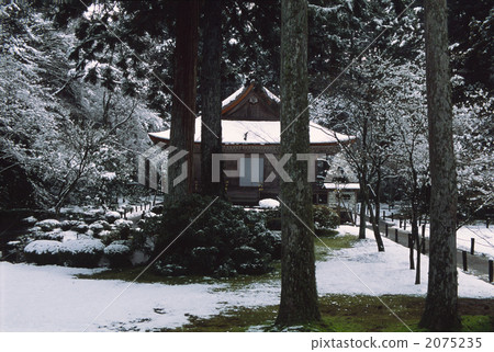 京都Ohara Sanzenin雪場面 京都Ohara Sanzenin雪場面 2075235