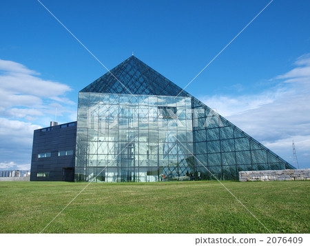 Moerenuma Park Glass Pyramid Blue Sky Isamu Noguchi 2076409