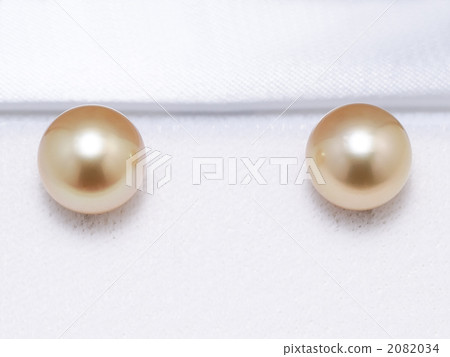 Southsea pearl (white pearl pearl) gold color piercing Southsea pearl (white pearl pearl) gold color piercing 2082034