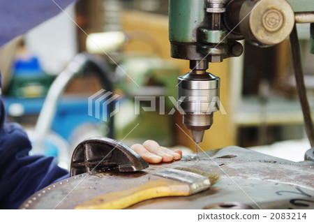 Manufacturing industry 2083214