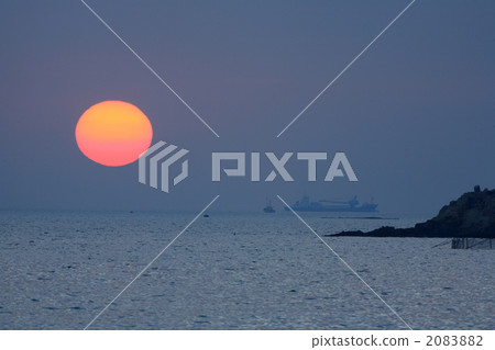Setting sun Setting sun 2083882