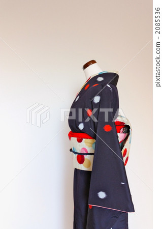 軀幹波爾卡點綴和服 2085536