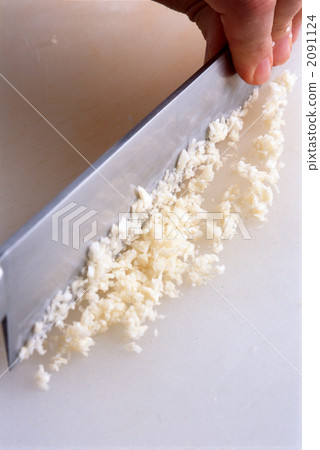 garlic, finely chopped, process 2091124