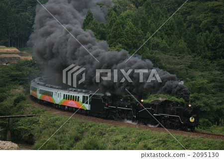 SL running along Shiroi tunnel SL Yamaguchi 2095130