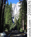Yosemite Falls 2095876