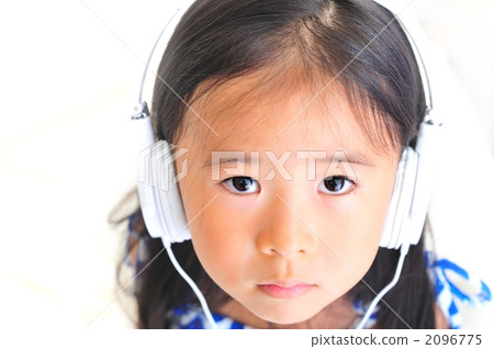 孩子們聽音樂 2096775