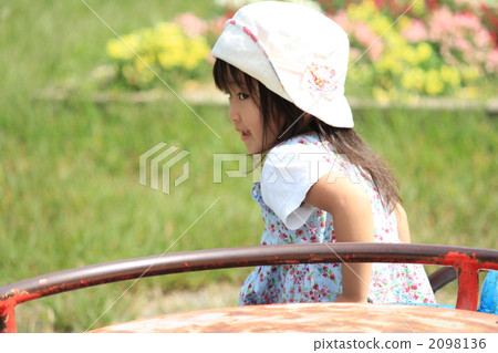 Mai NO 2 in the park Mai NO 2 in the park 2098136