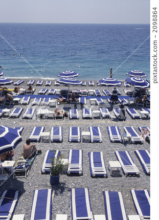 Sunbathing　 2098864