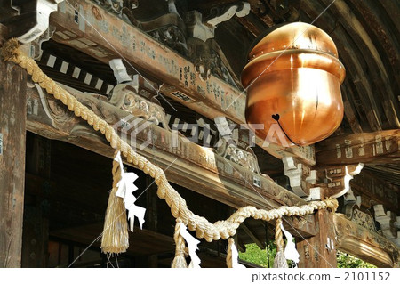 A shining shrine's bell 2101152