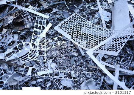 大量廢棄的金屬廢料 2101317