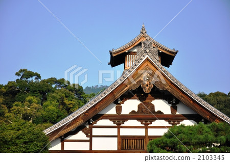 Gable roof of Tenryu-ji Temple 2103345