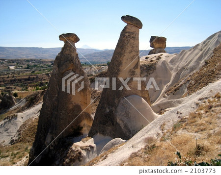 Turkish World Heritage Three strange rocks in Cappadocia 2103773