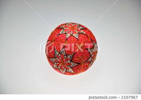 Red colored ball 2107967