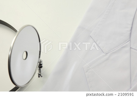 Ribbon reflector and white coat 2109591