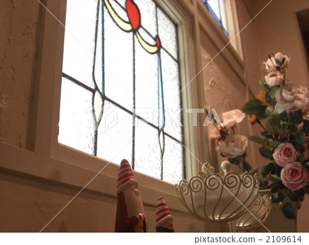 Waiting for the landlord's return Santa and children's figurines and stained glass warmth Waiting for the landlord's return Santa and children's figurines and stained glass warmth 2109614