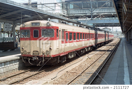 Kiha 58 + Kiha 28 _ 4站 2111727