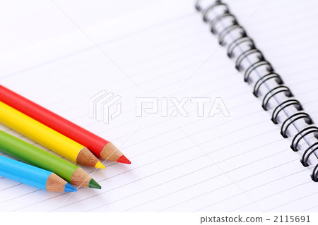 色的鉛筆和筆記4 2115691
