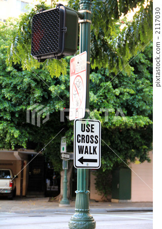 Signal for pedestrian at scramble intersection 2117030