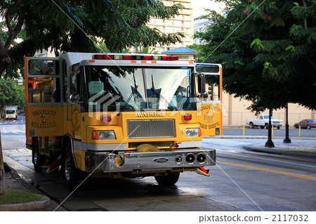 Fire engine for Honolulu. 2117032