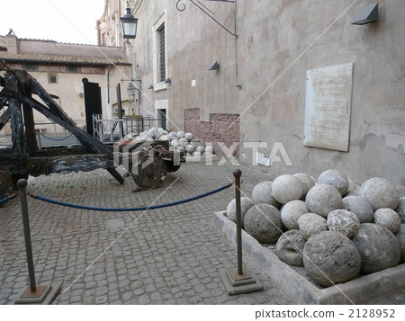 Stoning machine of Sant'Angelo castle 2128952