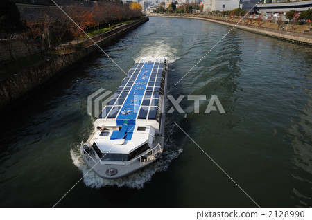Aqua liner going through the second Neyagawa river 2128990