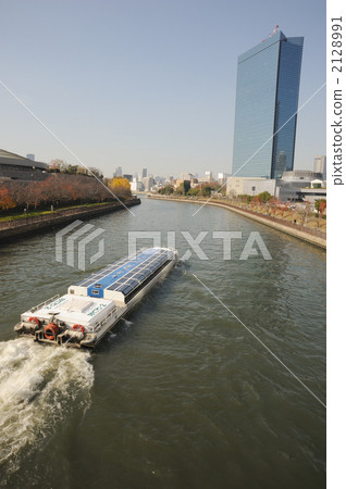 Aqua liner going through the second Neyagawa river 2128991