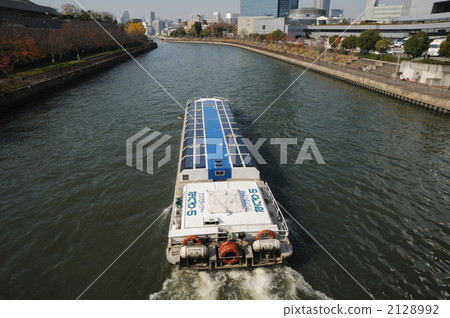Aqua liner going through the second Neyagawa river 2128992