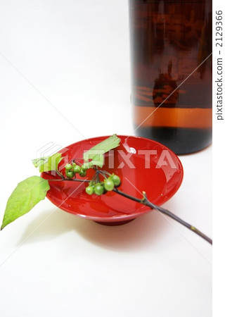 慶賀新年的清酒 清酒酒杯 五香酒 2129366