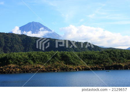 Lake Saiko, Fujikawaguchiko Town, Yamanashi Prefecture 2129657