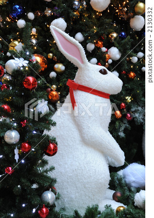 White rabbit 2130332