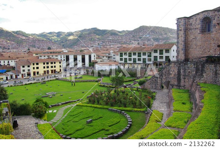 Traces of the Temple of the Sun of Cusco, where the golden corn was lined up 2132262