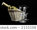 Wineglass and white wine 2133108