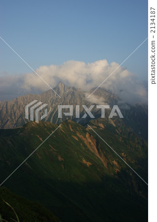 Lance mountains and Western-style ridge Lance mountains and Western-style ridge 2134187