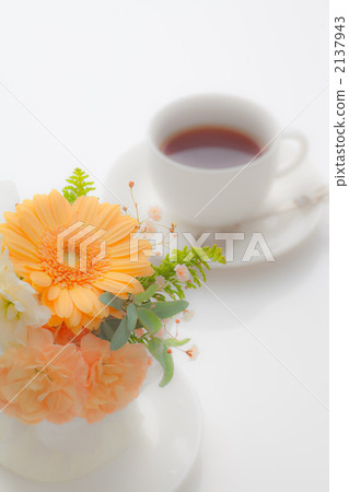 Flowers and tea Flowers and tea 2137943