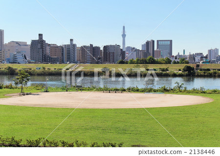 Nishiarai Bridge附近的河床和住宅區 2138446