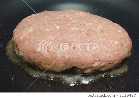 Bake a hamburger steak 2139487