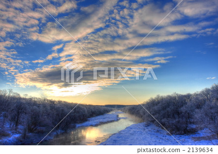 朝日和雪川 2139634